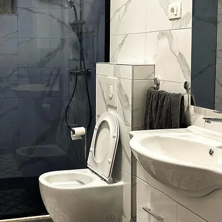 4 Bedroom Stunning In 펜션